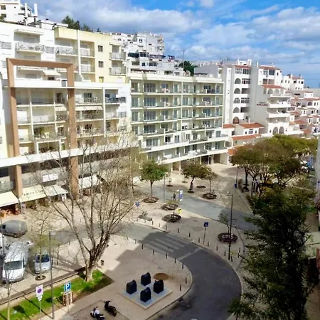 Oldtownpool * Αλμπουφέιρα